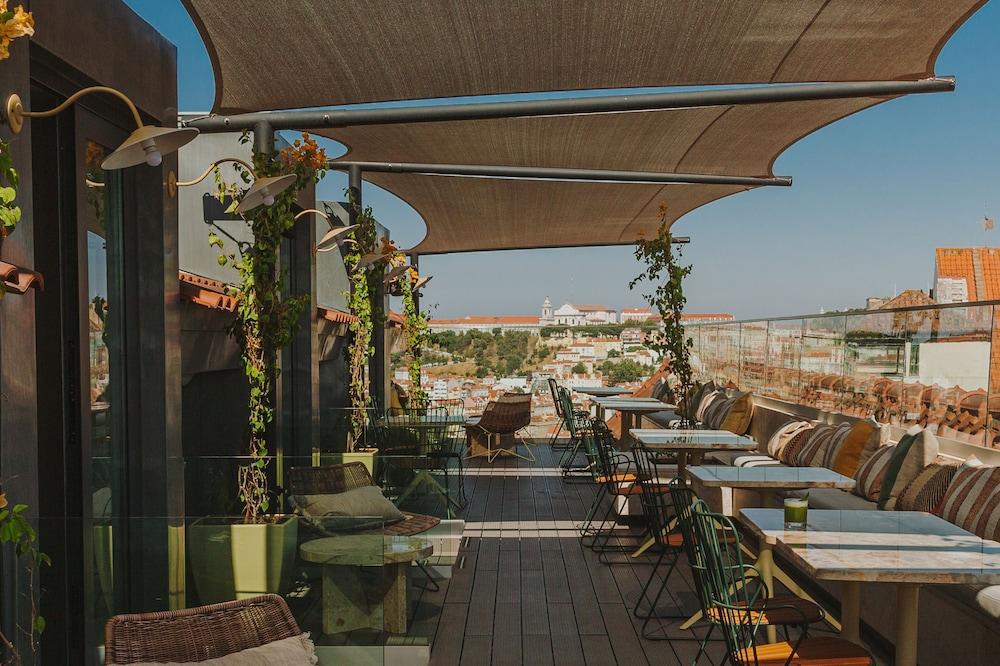 The Lumiares Hotel & Spa - Small Luxury Hotels Of The World Lisbon Exterior photo The rooftop bar at the Hotel Sir Adam