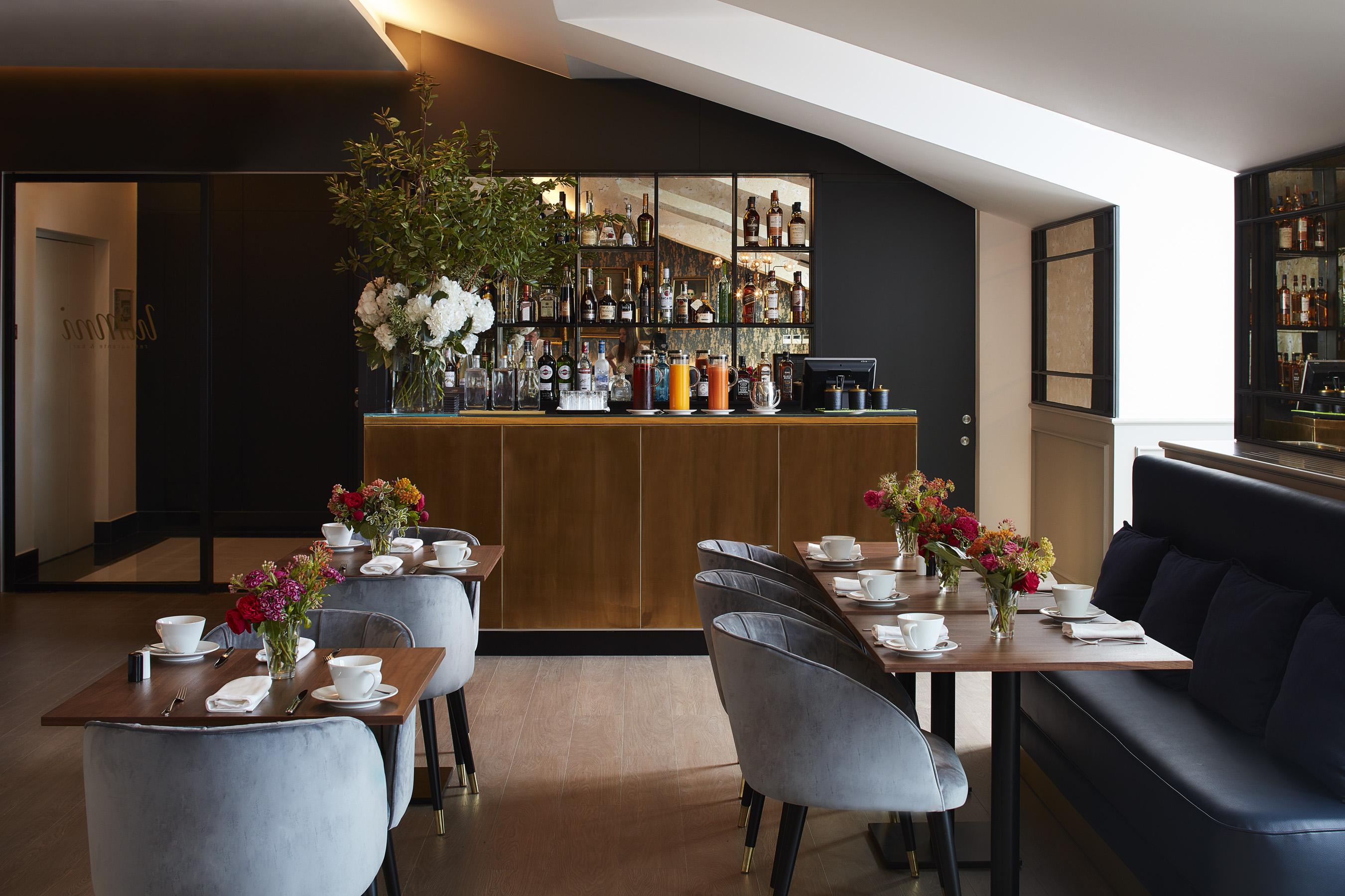 The Lumiares Hotel & Spa - Small Luxury Hotels Of The World Lisbon Exterior photo The bar at the restaurant