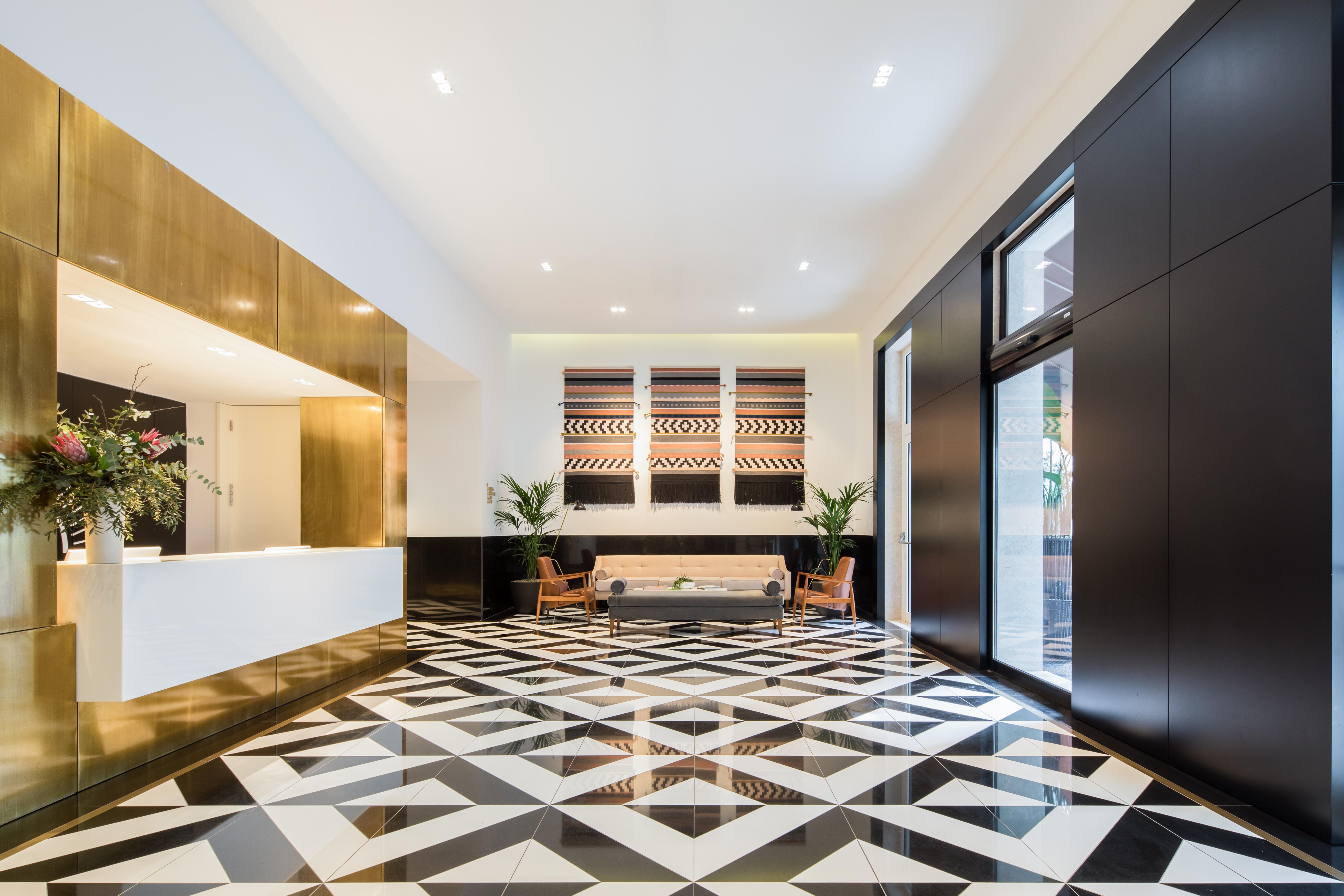 The Lumiares Hotel & Spa - Small Luxury Hotels Of The World Lisbon Exterior photo The lobby of the hotel