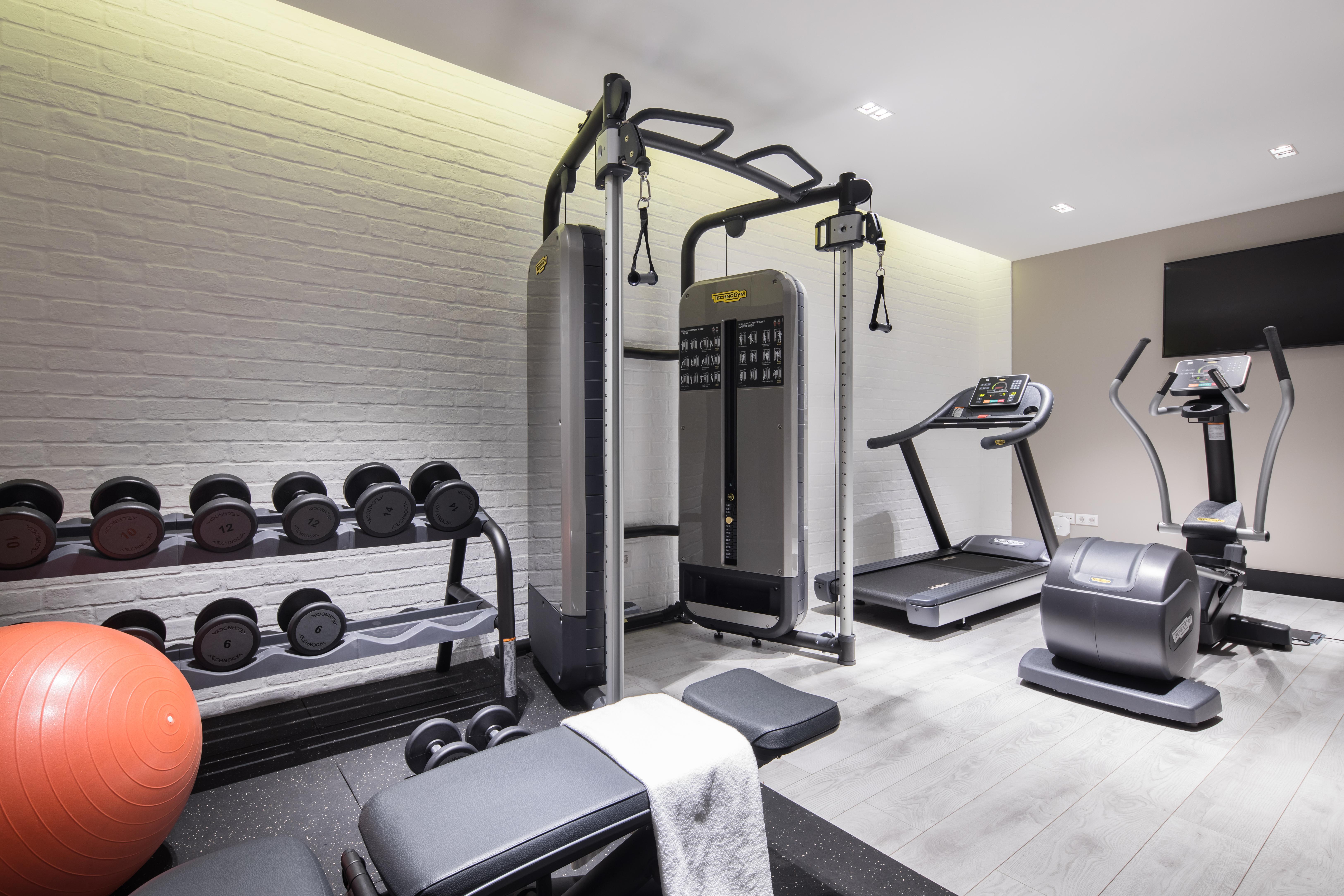 The Lumiares Hotel & Spa - Small Luxury Hotels Of The World Lisbon Exterior photo The gym at the hotel