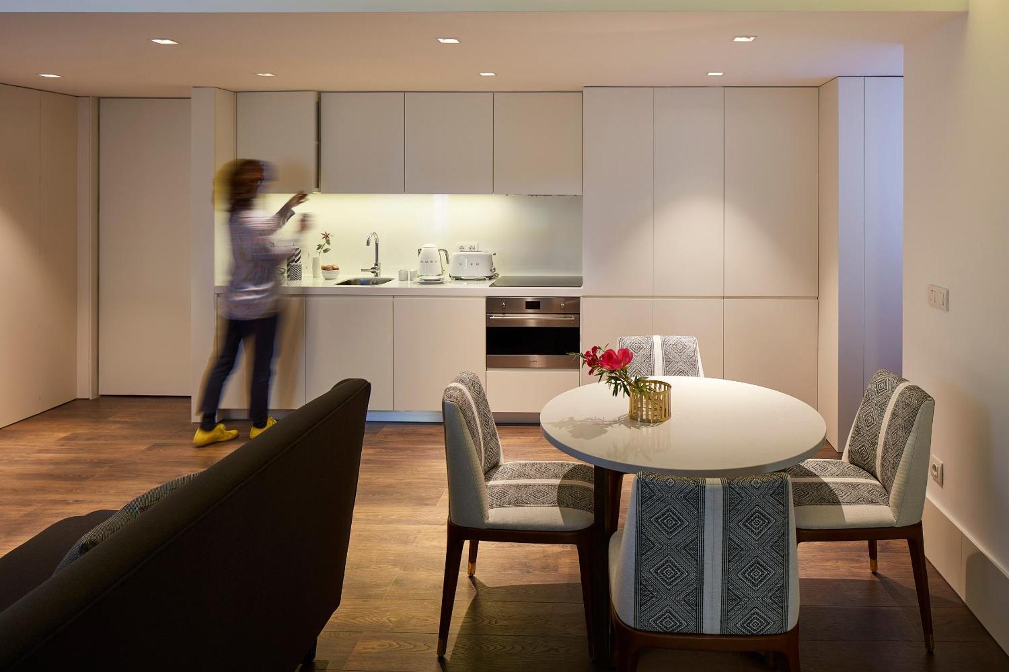 The Lumiares Hotel & Spa - Small Luxury Hotels Of The World Lisbon Exterior photo The kitchen and dining area of a two-bedroom apartment