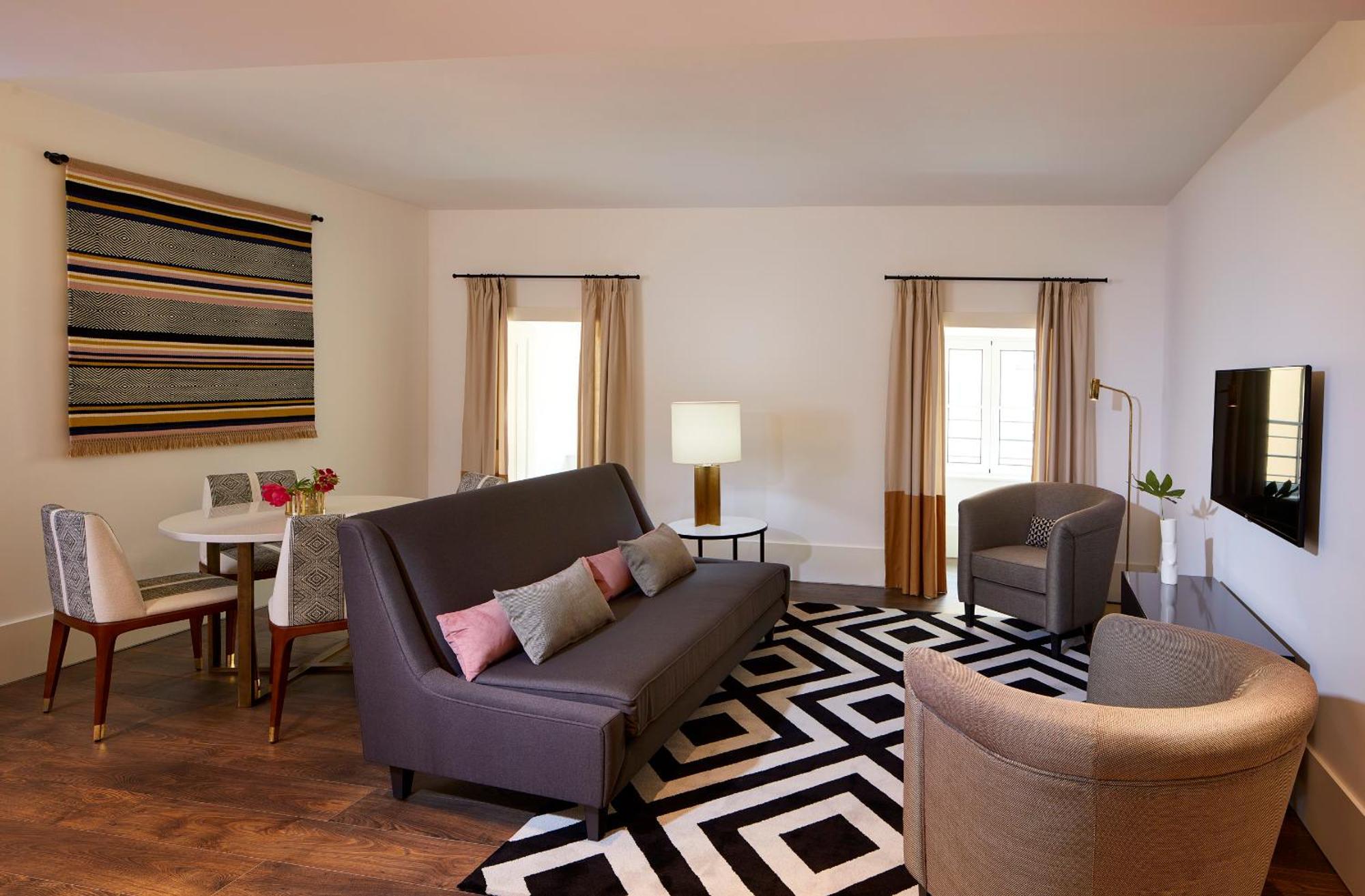 The Lumiares Hotel & Spa - Small Luxury Hotels Of The World Lisbon Exterior photo A living room at the Hotel Commonwealth