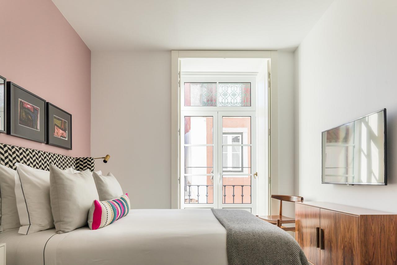The Lumiares Hotel & Spa - Small Luxury Hotels Of The World Lisbon Exterior photo A bedroom at the Hotel 57
